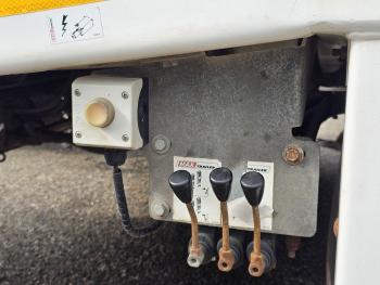 MAX 110 / 3 X STEERING AXLE / HYDRAULIC RAMP